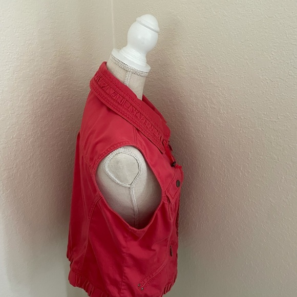 Christopher & Banks Woman’s Vest Size Large. - Picture 2 of 15